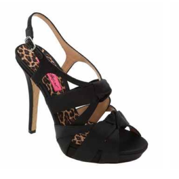 Betsey Johnson black satin pumps