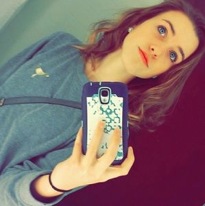 Meet your Posher, Caelye