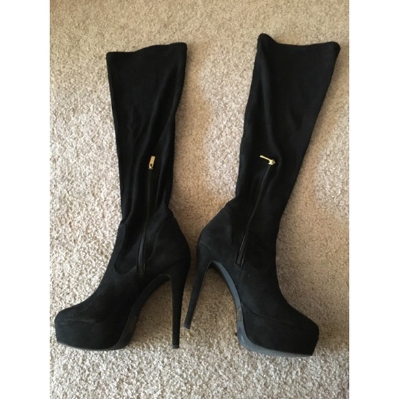 Platform suede boots