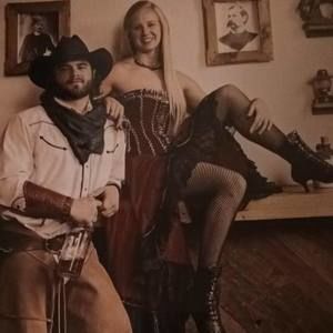 Meet your Posher, Keely