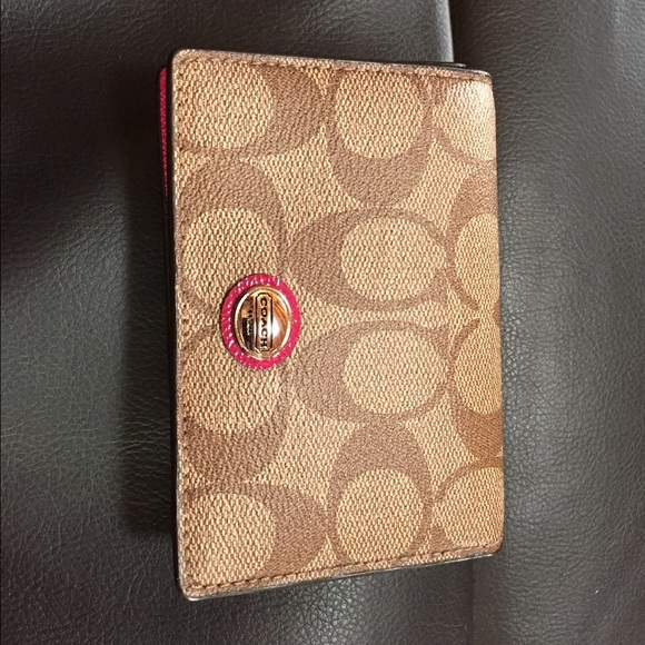 Unique Coach ID Wallet with expanded space