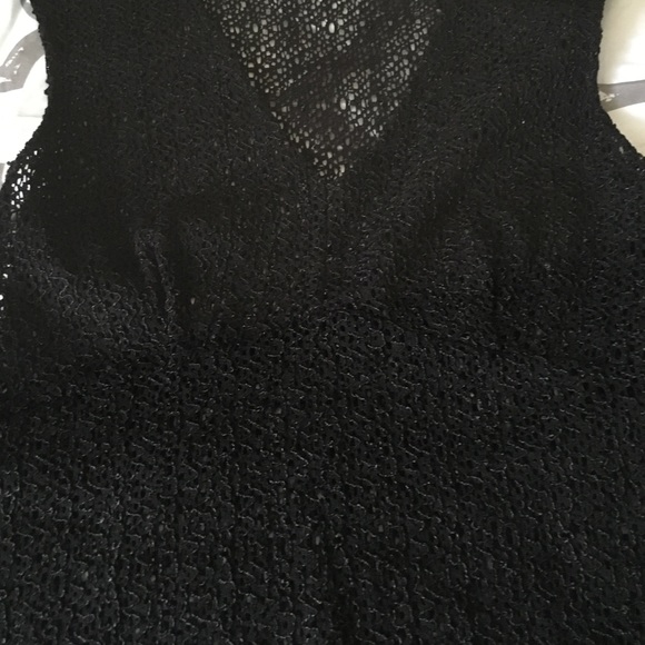Tahari fitted mesh top - Picture 2 of 4