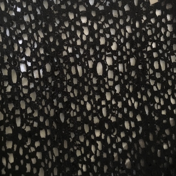 Tahari fitted mesh top - Picture 4 of 4