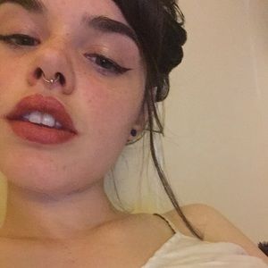 Meet your Posher, Madeline