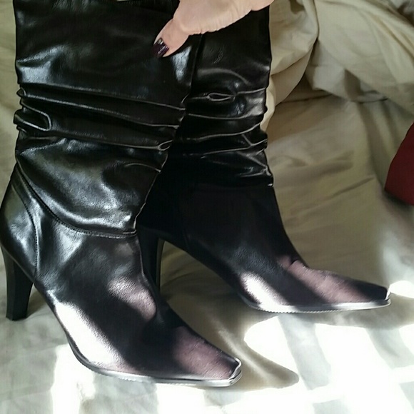 Slouched high heeled boots