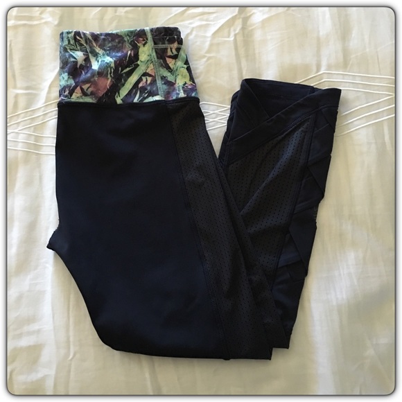 Lululemon Varsity Crops