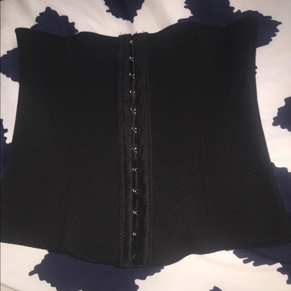black waist trainer