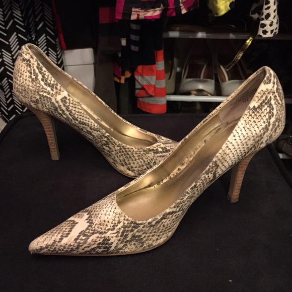 Nine West Canvas Snakeskin pattern heels 7