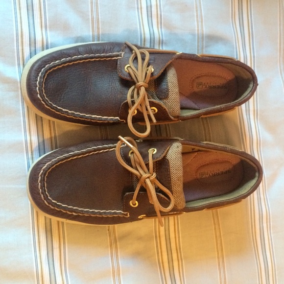 🎉 TODAY ONLY 🎉 Brown sperrys!