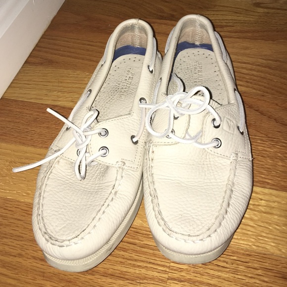 Sperry off white shoes