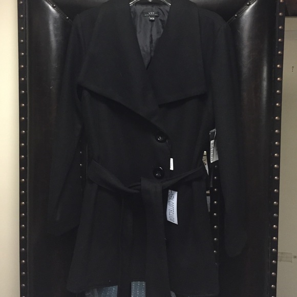 Practical black wool jacket