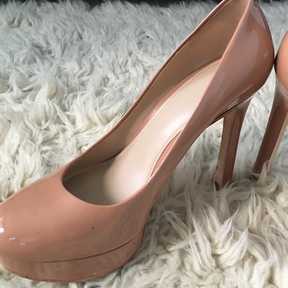 Joan and David shoes - Picture 2 of 4