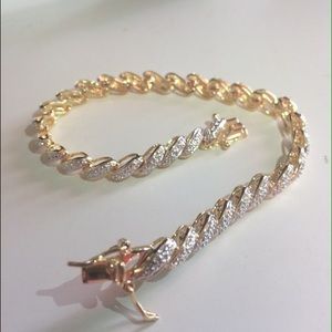 Meet your Posher, Veronica