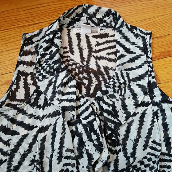 Black White Sleeveless Forever 21 Top - Picture 2 of 2