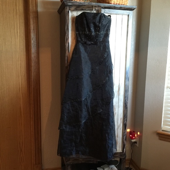 💕PROM DRESS 💕 - Picture 2 of 4