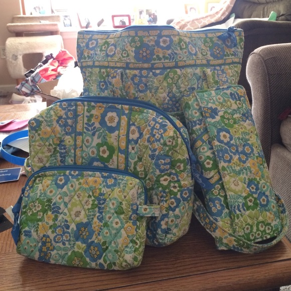 Vera Bradley set of 4