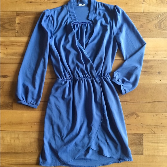 Low Cut Blue Wrap Dress Long Sleeve (mini)