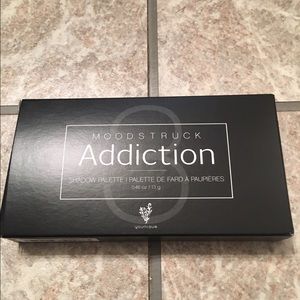 Younique palette number 3