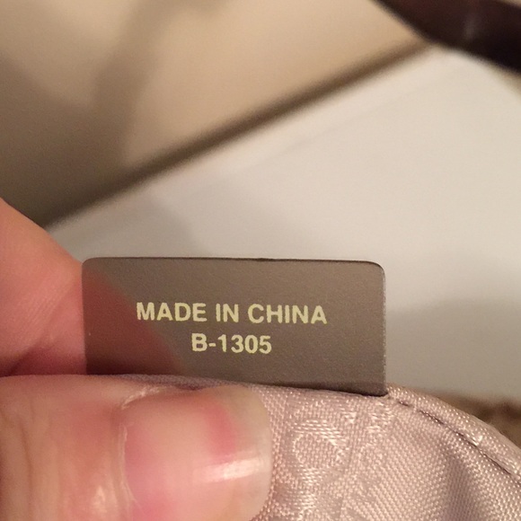 Michael kors tote sold - Picture 3 of 3