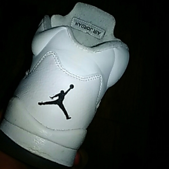 Jordan retro Metalic 5s - Picture 2 of 3