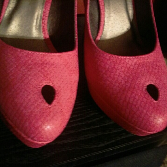 Size 11  Luscious Pink Platform heels - Picture 2 of 2