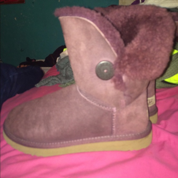 Plum UGGs - Picture 1 of 3