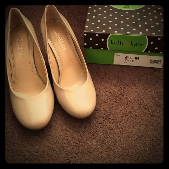 Kelly & Katie Shoes Kelly And Katie Nude Patent Leather Pumps