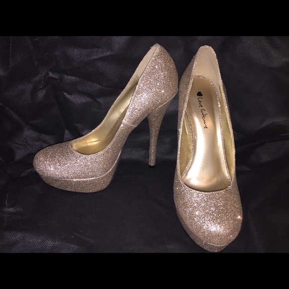 Gold Sparkle Closed Toe Shoes - Size 7!