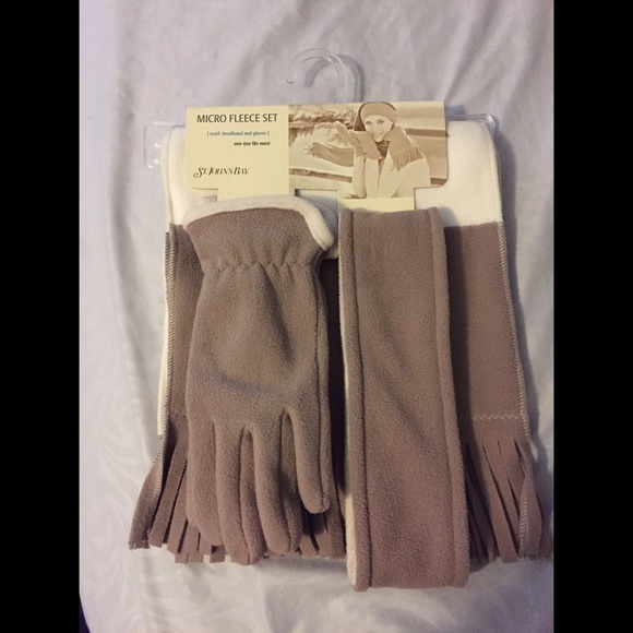 St. John's Bay Micro Fleece Set
