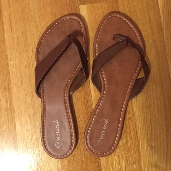 Wetseal brown sandals