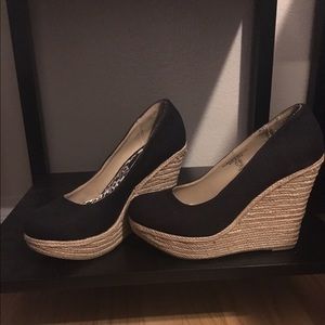 Black wedge shoes