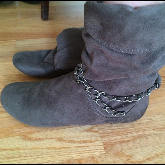 Cute gray slouchy booties