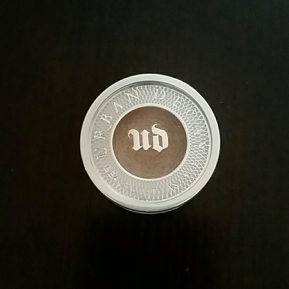 Urban Decay eye shadow moondust in Space Cowboy