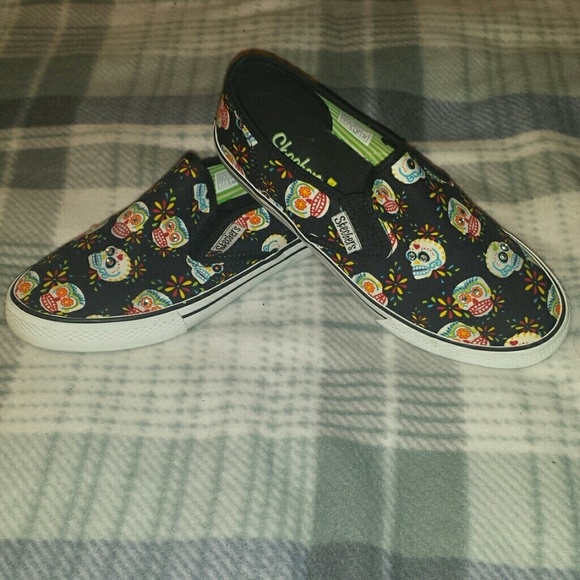 Skechers Slip on Sneakers Size 7