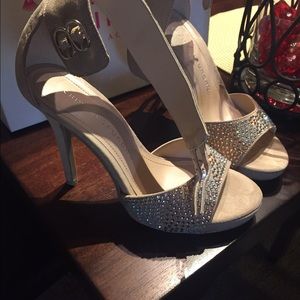 Z-ICE Maiden strapped pumps