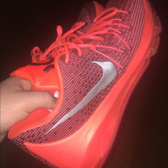 KD 8 info red