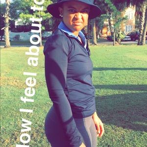 Meet your Posher, Mia