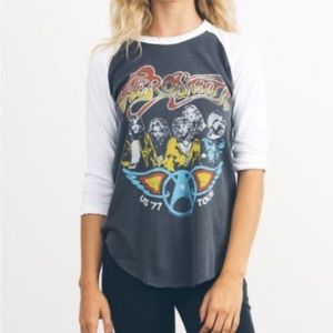 *NWT* Aerosmith Raglan