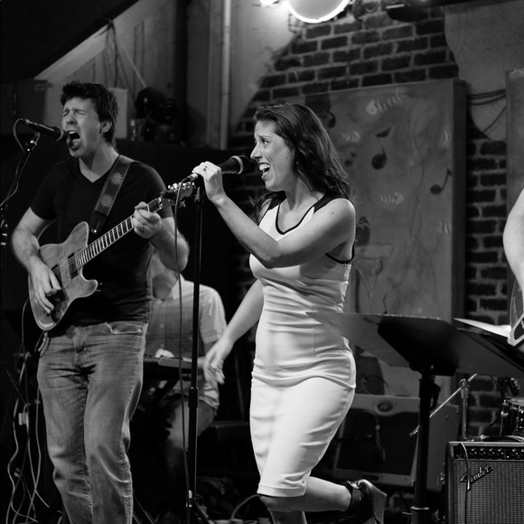 Meet your Posher, Lauryn - Picture 2 of 7