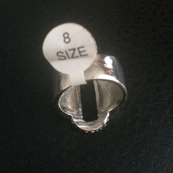 Ring - Picture 3 of 3