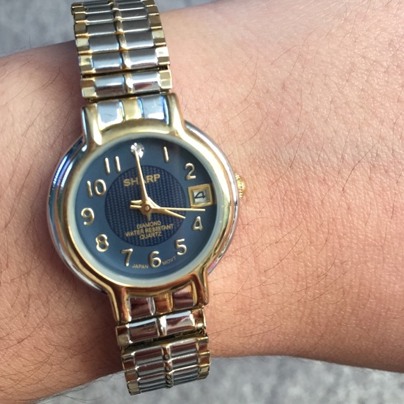 Sharp watch - Picture 2 of 3