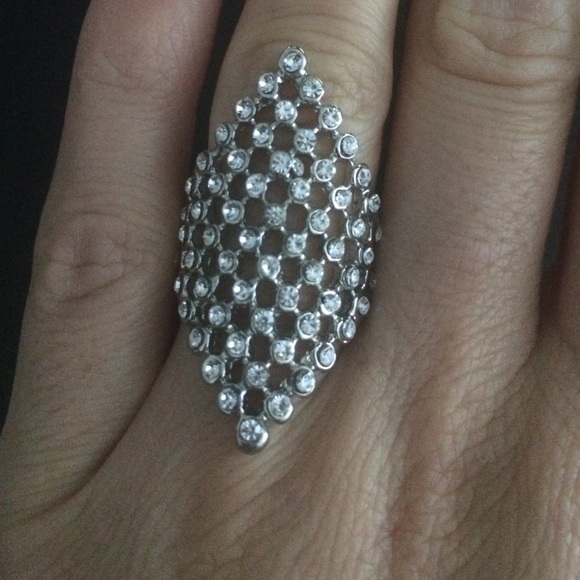 <> Ring - Picture 3 of 3