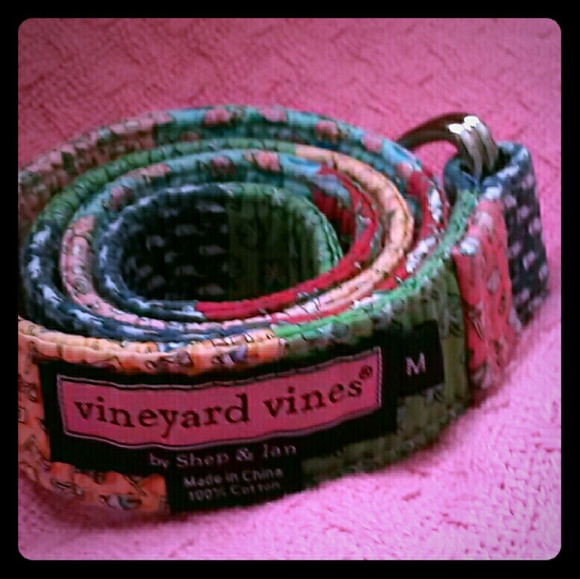 Vineyard vines belt