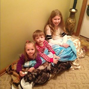 Meet your Posher, Elise