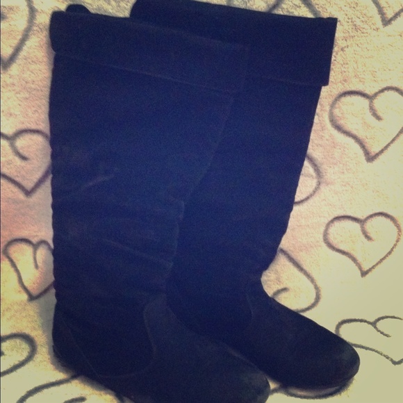 Black Slouchy Round Toe Flat Boots Size 8
