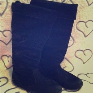 Black Slouchy Round Toe Flat Boots Size 8