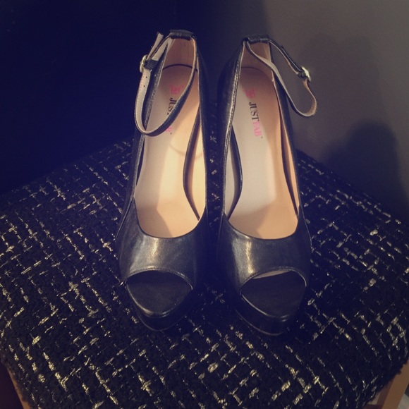 Just Fab black platform heels