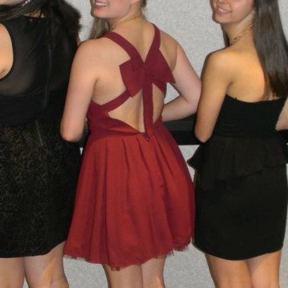 ❣️SOLD❣️Cover girl dress - red dress boutique M - Picture 3 of 4