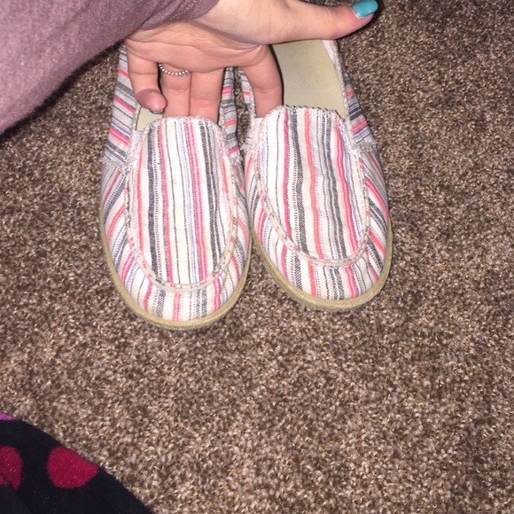 Pink black and white slip on's great for the beach