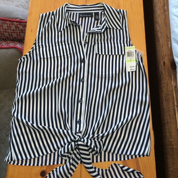 INC blouse size 4. NWTO lightweight.